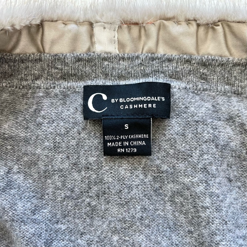 Bloomingdale’s cashmere cardigan with mink collar  size S - Picture 3 of 6